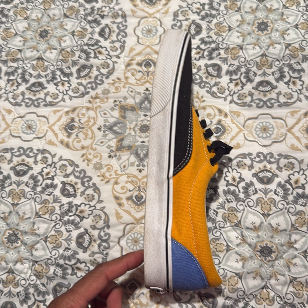 Vans - Picture 4 of 8